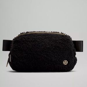 Lululemon fleece black belt bag